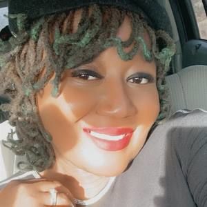 Meet your Posher, Brittney